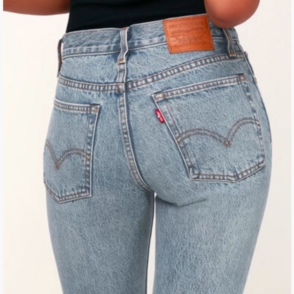Levi’s High-Waisted “Wedgie Skinny” in Light Wash